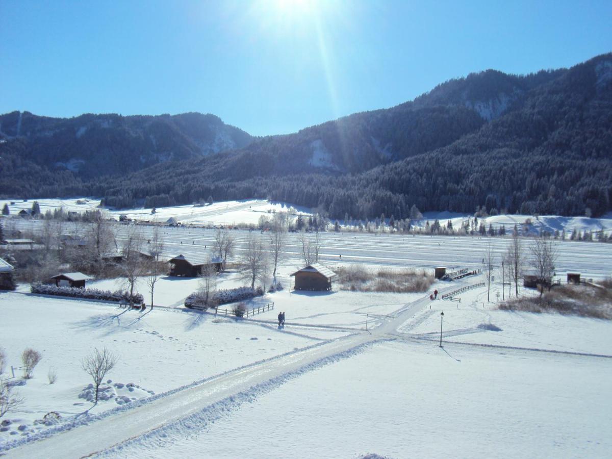 Haus Alpenfriede Hotel Weissensee Eksteriør billede